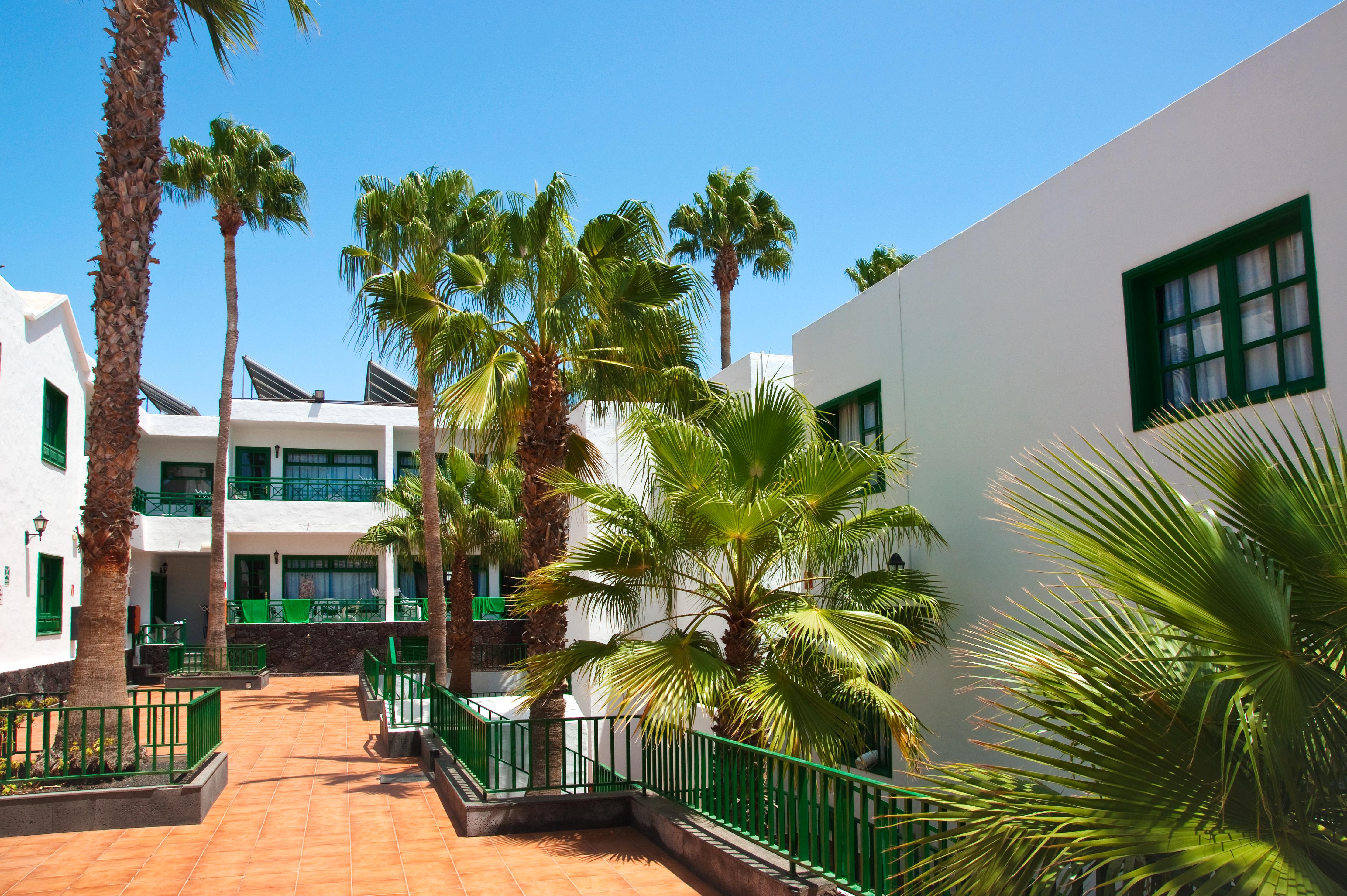 Apartamentos Elena Puerto del Carmen  Exterior photo