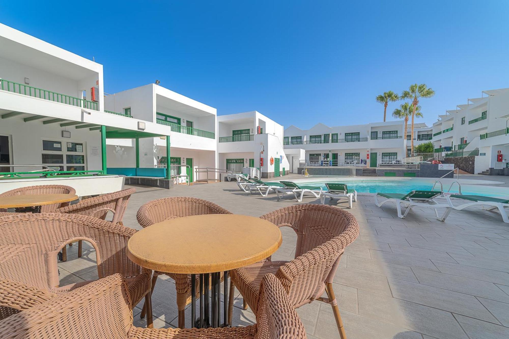 Apartamentos Elena Puerto del Carmen  Exterior photo