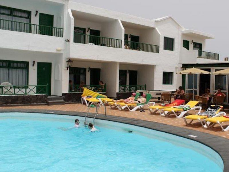 Apartamentos Elena Puerto del Carmen  Exterior photo
