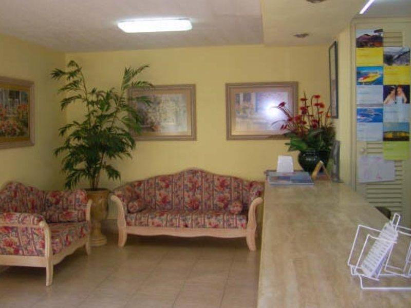 Apartamentos Elena Puerto del Carmen  Exterior photo