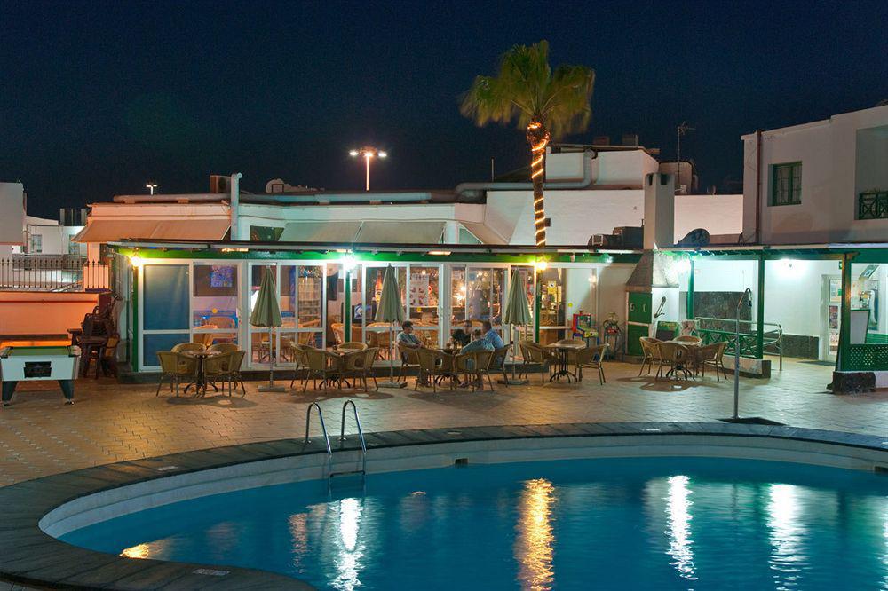Apartamentos Elena Puerto del Carmen  Exterior photo